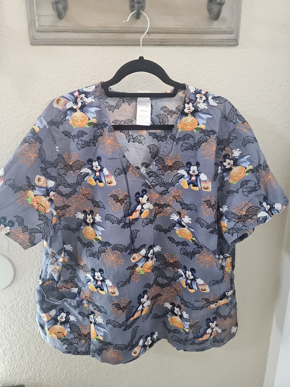 Plus Size 3X Halloween Mickey Mouse Scrub Top - Gray & Orange